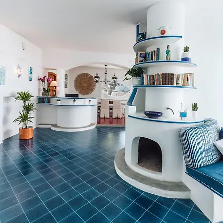 Livia 게스트하우스 4*